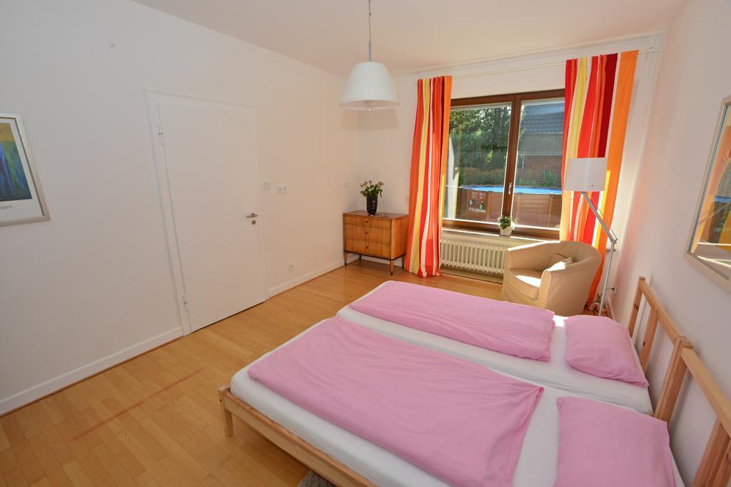 Moderne Ferienwohnung Deichstrasse Hennef  Szoba fotó