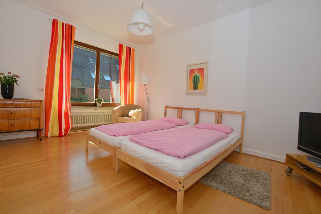 Moderne Ferienwohnung Deichstrasse Hennef  Szoba fotó